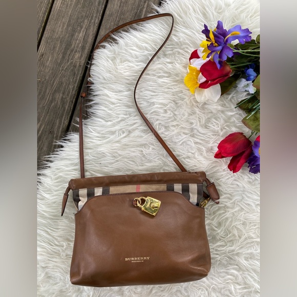 🌺 HP🌺💯 authentic Burberry bag🌺 - Picture 2 of 16